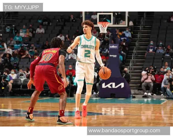 凯莱布乐福替补出战26分钟表现抢眼三分球命中率高达375贡献13分5板4助